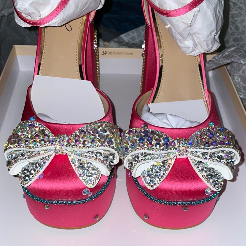 Badgley Mischka Pink Heels with Decorative Bow